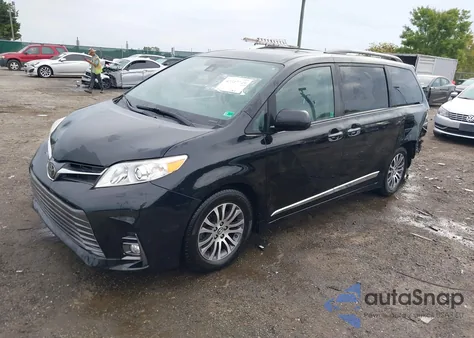 2019 Toyota Sienna Xle 8 Passenger z USA, uszkodzony, nr VIN 5TDYZ3DC6KS987377